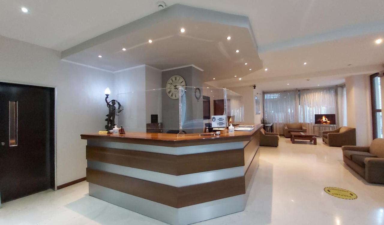 Omiros Hotel Атина Екстериор снимка