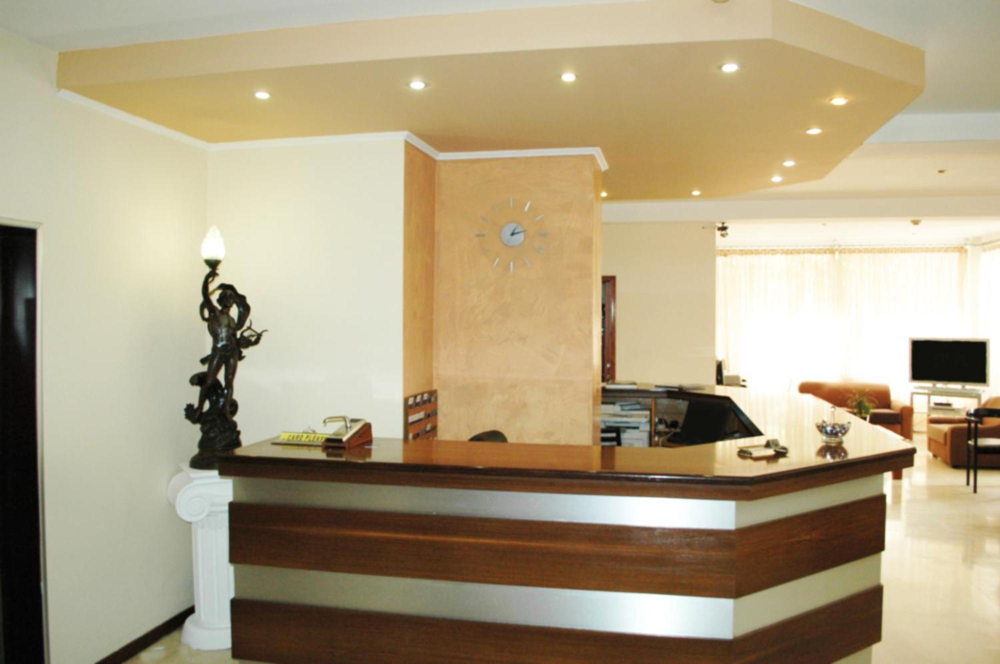 Omiros Hotel Атина Екстериор снимка