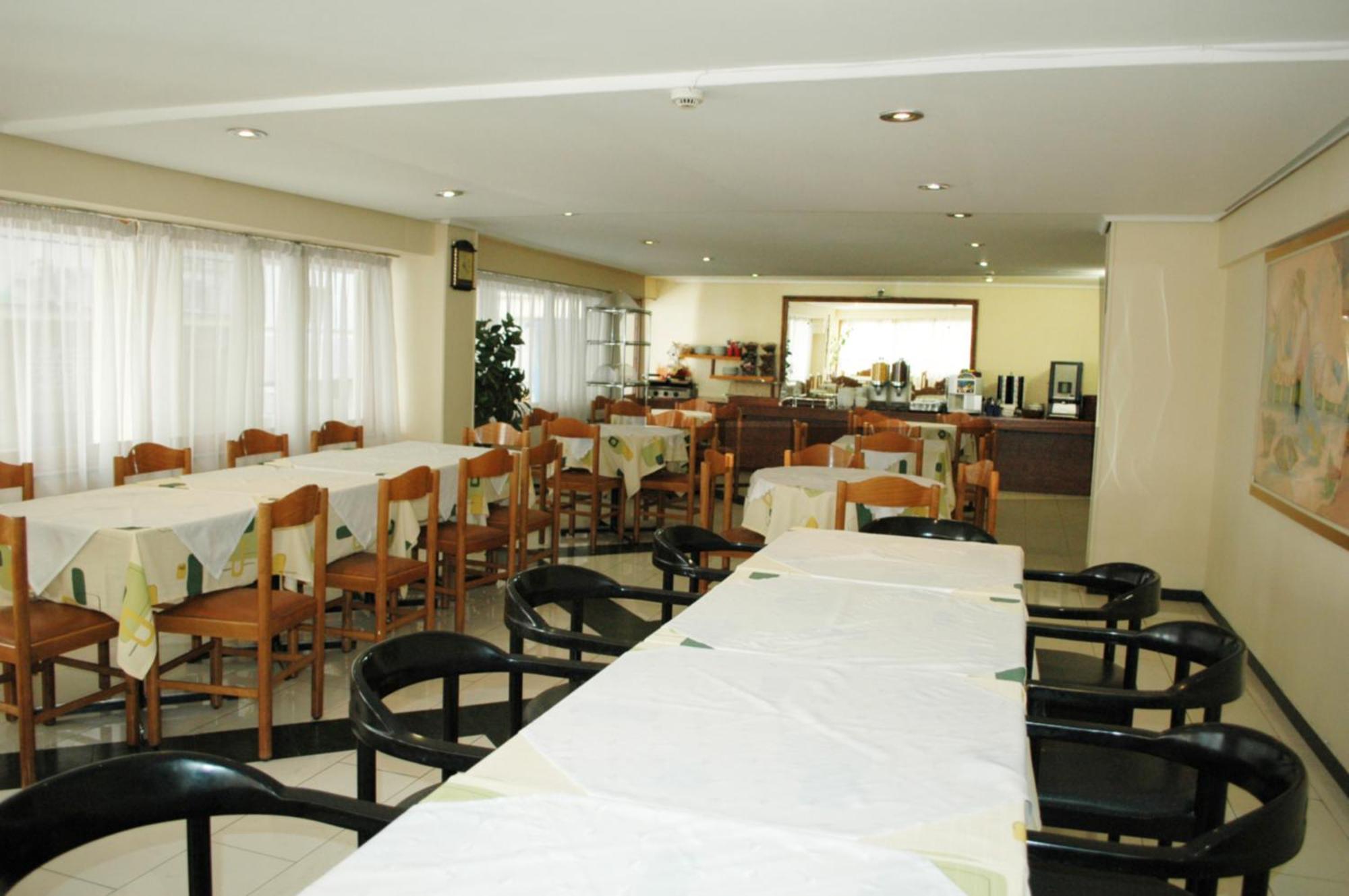 Omiros Hotel Атина Екстериор снимка