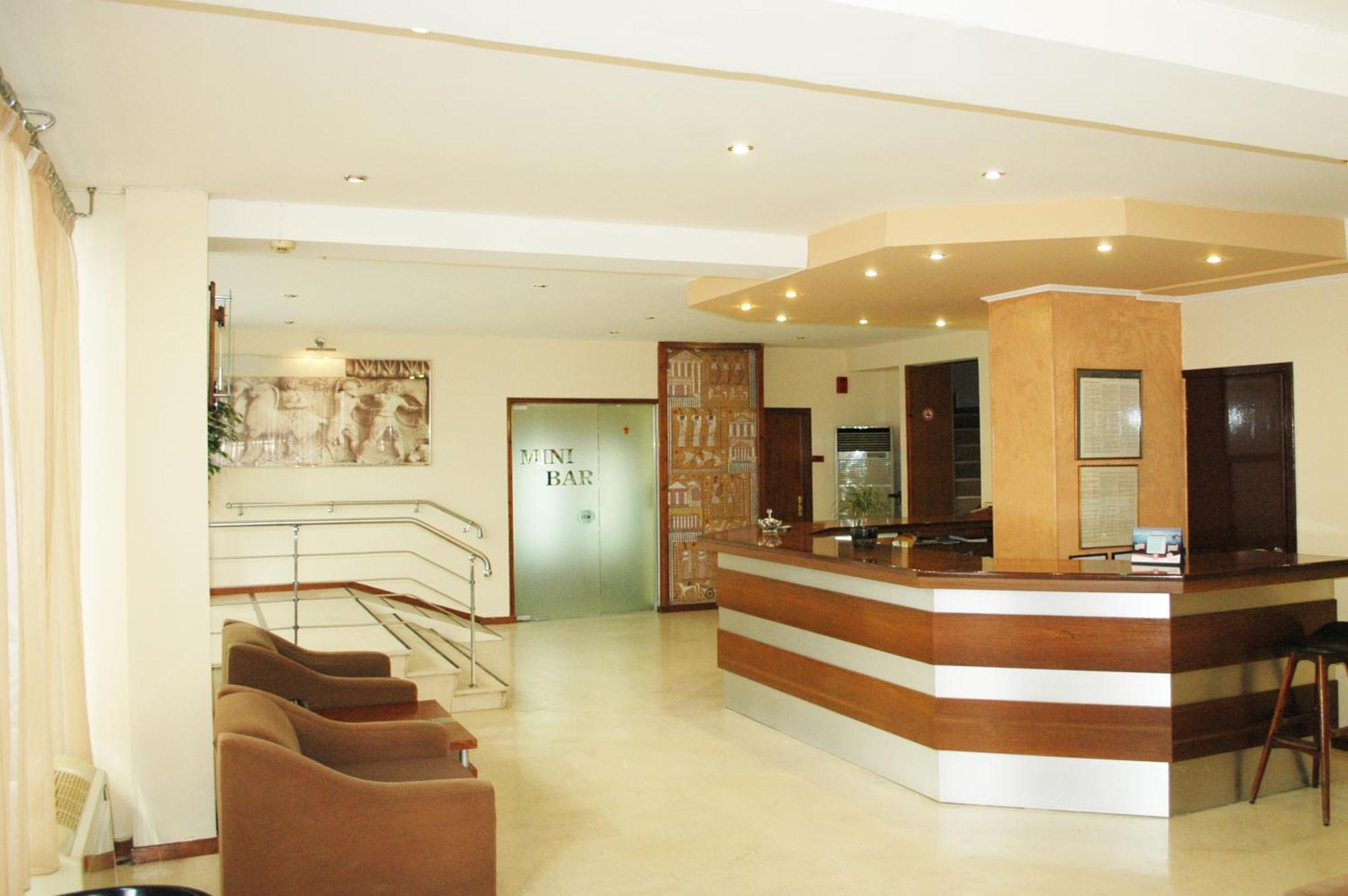 Omiros Hotel Атина Екстериор снимка