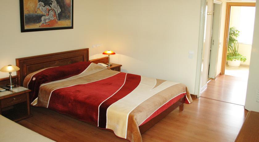 Omiros Hotel Атина Екстериор снимка